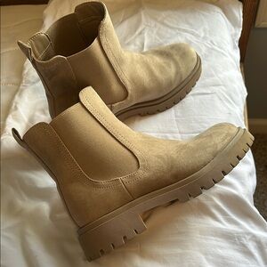 Tan Chelsea Boots Old Navy size 8.5